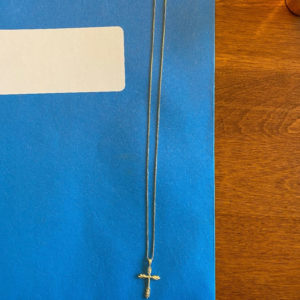 Silver cross chain